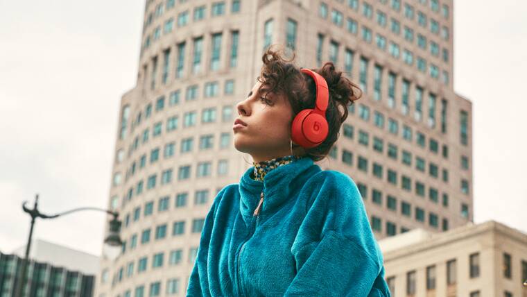 7 Best Noise-Canceling Headphones for Working at Home and Traveling (2021)